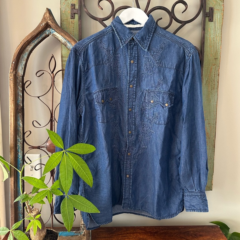 ☀️ PERRY ELLIS Women’s Western Embroidered Button Down Shirt